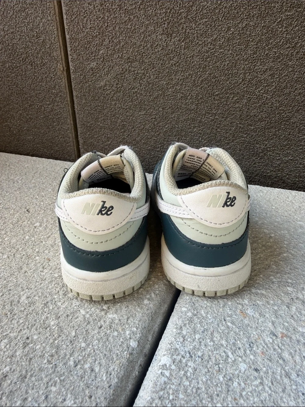 Nike Toddler Low-Top Sneakers in Teal and White